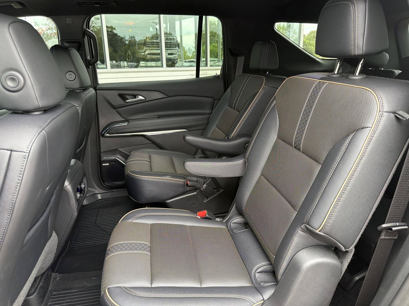 Used 2026 Chevrolet Traverse High Country w/ LPO, Floor Liner Package AWD/4WD image 40