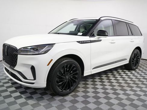 New 2026 Lincoln Aviator Reserve AWD/4WD image 2