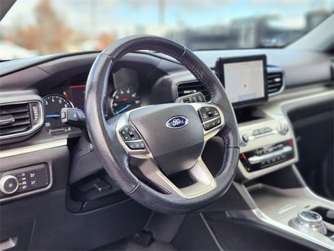 Certified 2022 Ford Explorer XLT w/ Equipment Group 202A image 21
