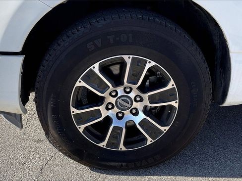 Used 2023 Nissan Titan SV image 5