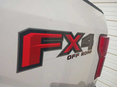 Used 2018 Ford F150 Lariat w/ Equipment Group 502A Luxury AWD/4WD image 16