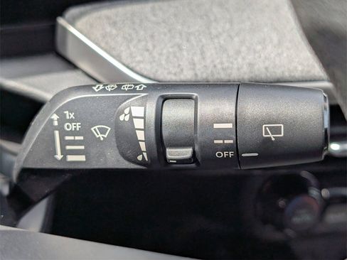 New 2026 Nissan Kicks SV image 25