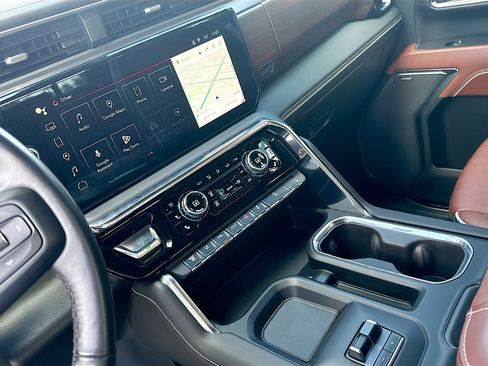 Used 2024 GMC Sierra 3500 Denali Ultimate image 27