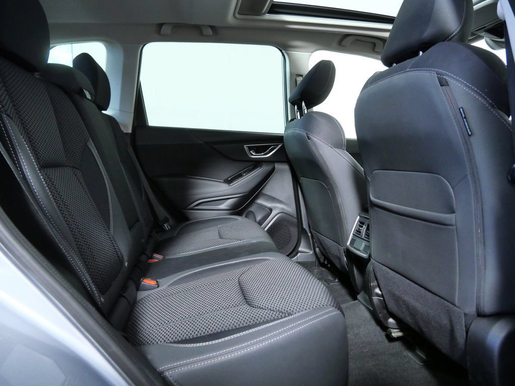 Used 2020 Subaru Forester Premium AWD/4WD image 11