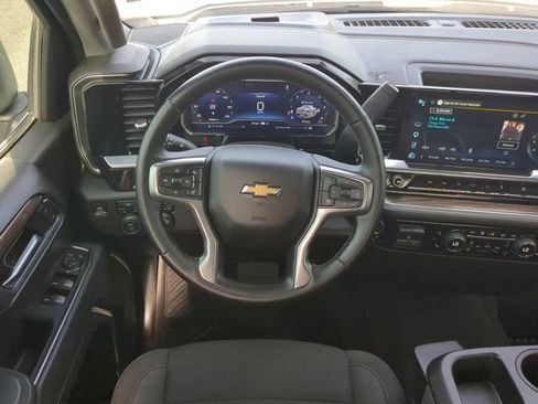 Used 2025 Chevrolet Silverado 1500 LT w/ Safety Package AWD/4WD image 15