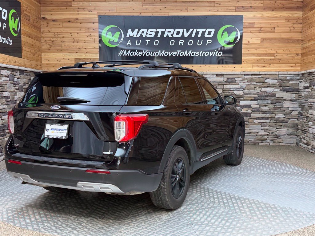 Used 2020 Ford Explorer XLT w/ Equipment Group 202A AWD/4WD image 14