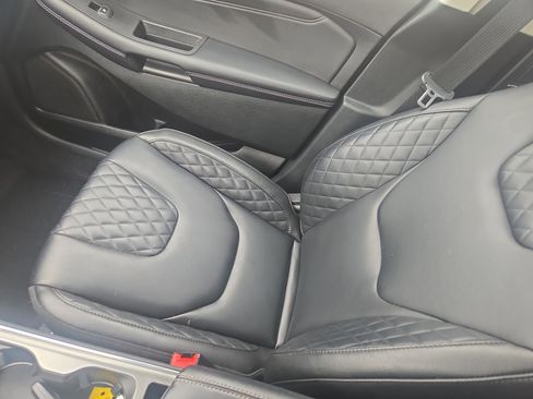 Certified 2023 Ford Edge Titanium AWD/4WD image 27