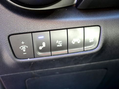 Used 2021 Hyundai Kona Ultimate image 16