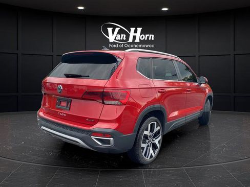 Used 2022 Volkswagen Taos SEL AWD/4WD image 3