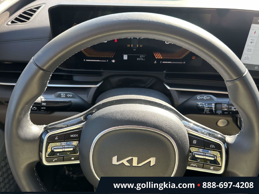 Certified 2026 Kia Carnival EX FWD image 19