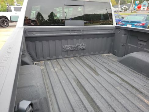 Used 2022 Chevrolet Silverado 1500 High Country image 11