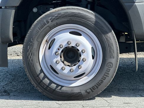 Used 2022 Ford F550 2WD Regular Cab Super Duty image 21