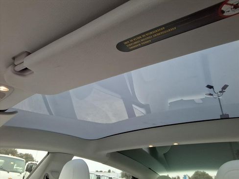 Used 2021 Tesla Model 3 Standard Range Plus image 11