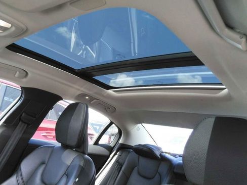 Used 2024 Volvo S60 B5 Plus AWD/4WD image 5