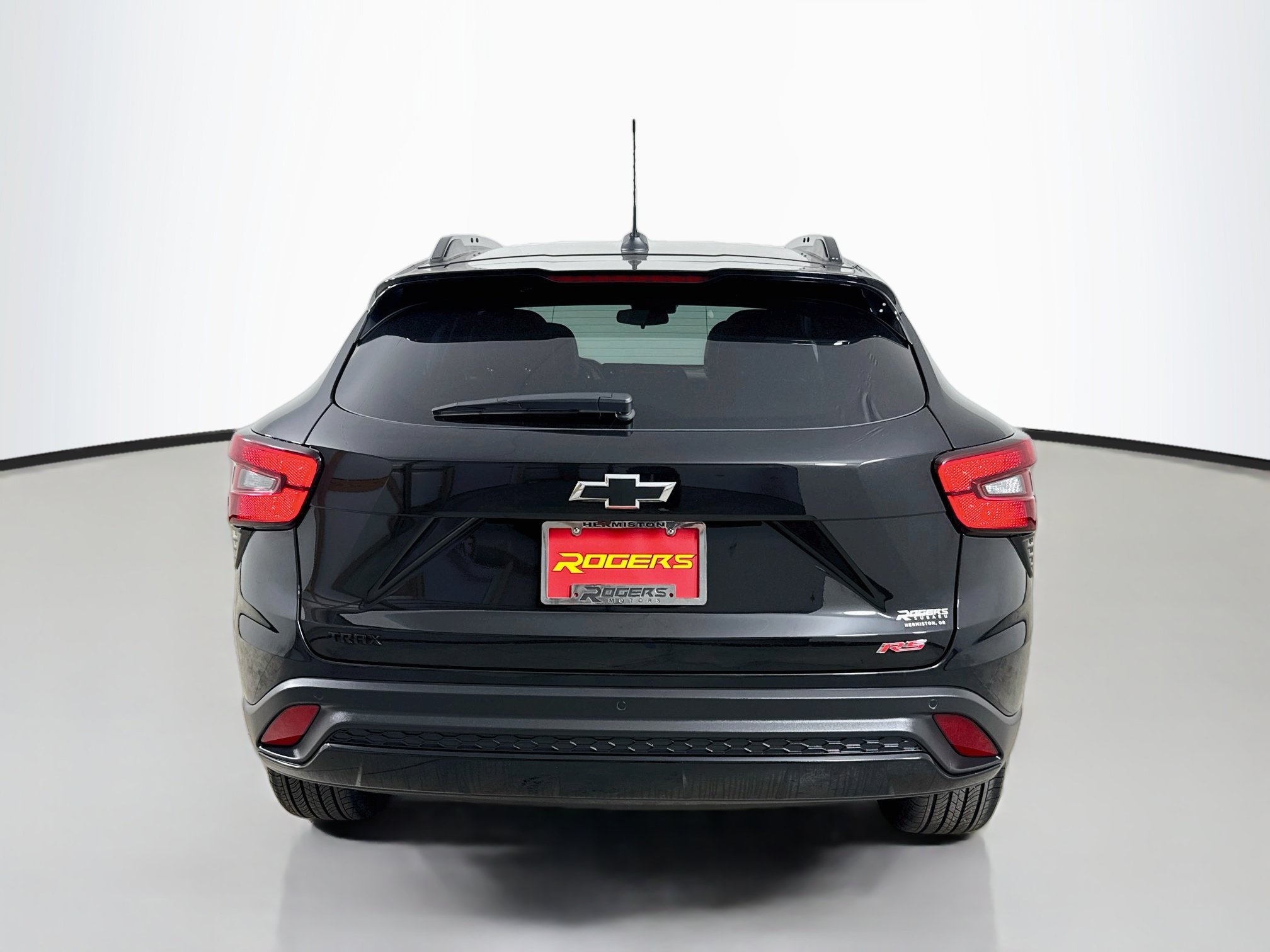 Used 2025 Chevrolet Trax RS w/ Sunroof Package FWD image 7