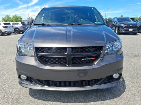 Used 2014 Dodge Grand Caravan SXT FWD image 2