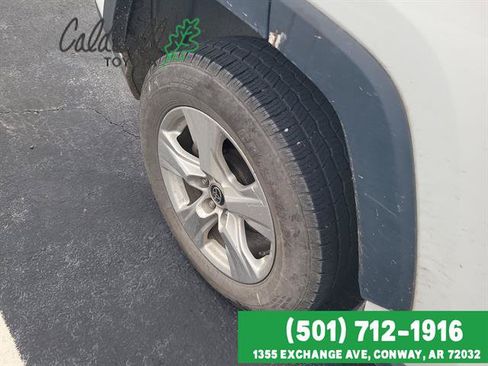 Used 2021 Toyota RAV4 XLE FWD image 37