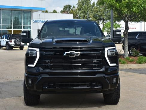 Used 2024 Chevrolet Silverado 2500 LTZ w/ LTZ Plus Package AWD/4WD image 2