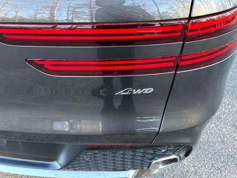 Used 2024 Genesis GV70 2.5T w/ Advanced Package image 10