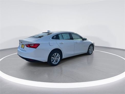 Used 2025 Chevrolet Malibu LT image 8