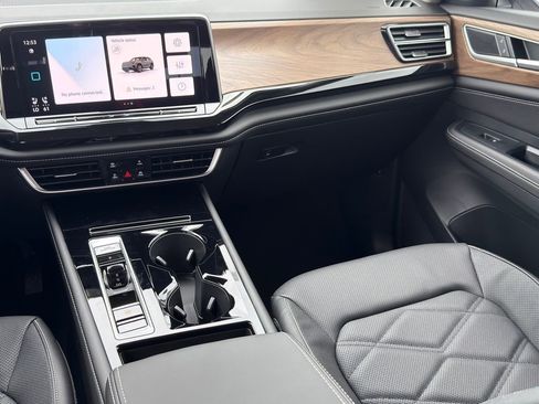 New 2026 Volkswagen Atlas SE FWD image 24