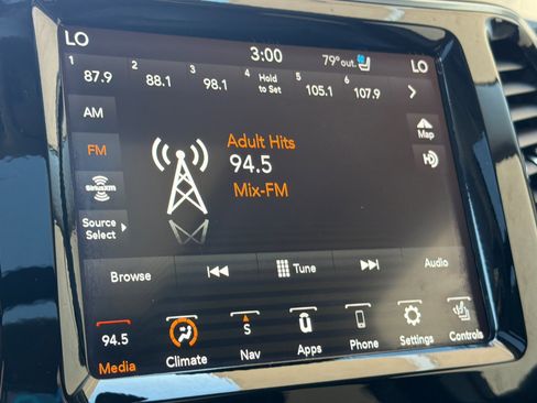 Used 2020 Jeep Cherokee Limited w/ Technology Group AWD/4WD image 18