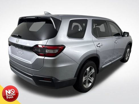 Used 2024 Honda Pilot EX-L image 3