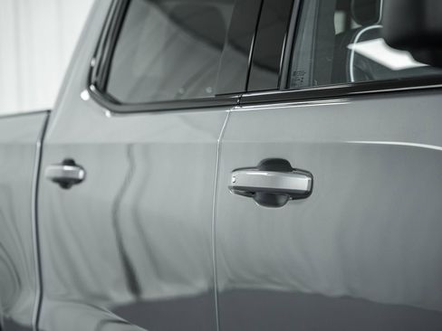 Used 2023 GMC Sierra 1500 AT4X image 15