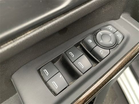 Used 2022 Chevrolet Silverado 2500 LT w/ Convenience Package image 22