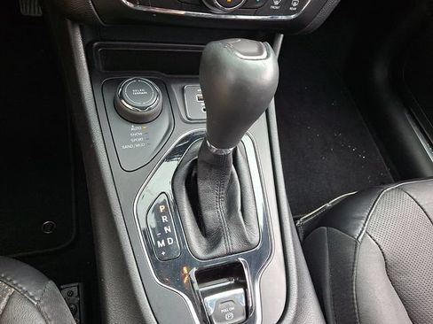 Used 2021 Jeep Cherokee Limited AWD/4WD image 16