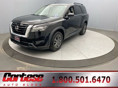 Used 2023 Nissan Pathfinder SV