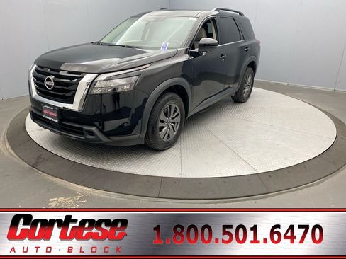 Used 2023 Nissan Pathfinder SV AWD/4WD image 1