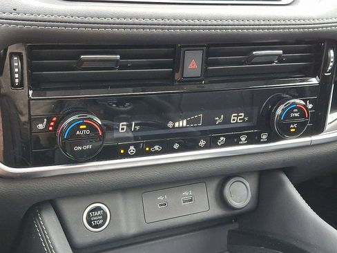 Certified 2023 Nissan Rogue SL image 19