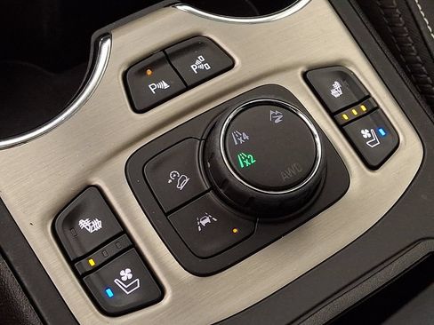Used 2023 GMC Terrain Denali w/ Denali Premium Package AWD/4WD image 24