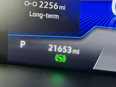 Used 2024 Volkswagen Tiguan Wolfsburg Edition image 18