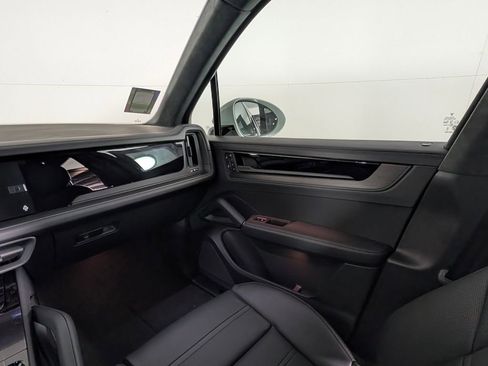 New 2026 Porsche Cayenne GTS image 23
