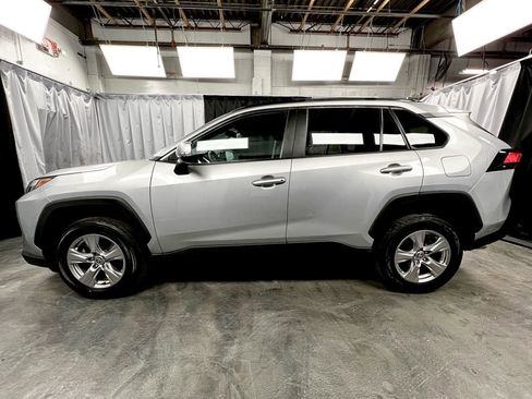 Used 2022 Toyota RAV4 XLE image 9