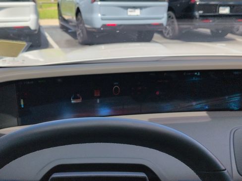 Certified 2025 Lincoln Nautilus Premier AWD/4WD image 26