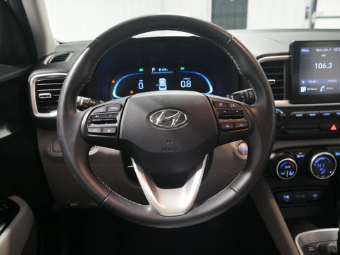 Used 2024 Hyundai Venue SEL image 20