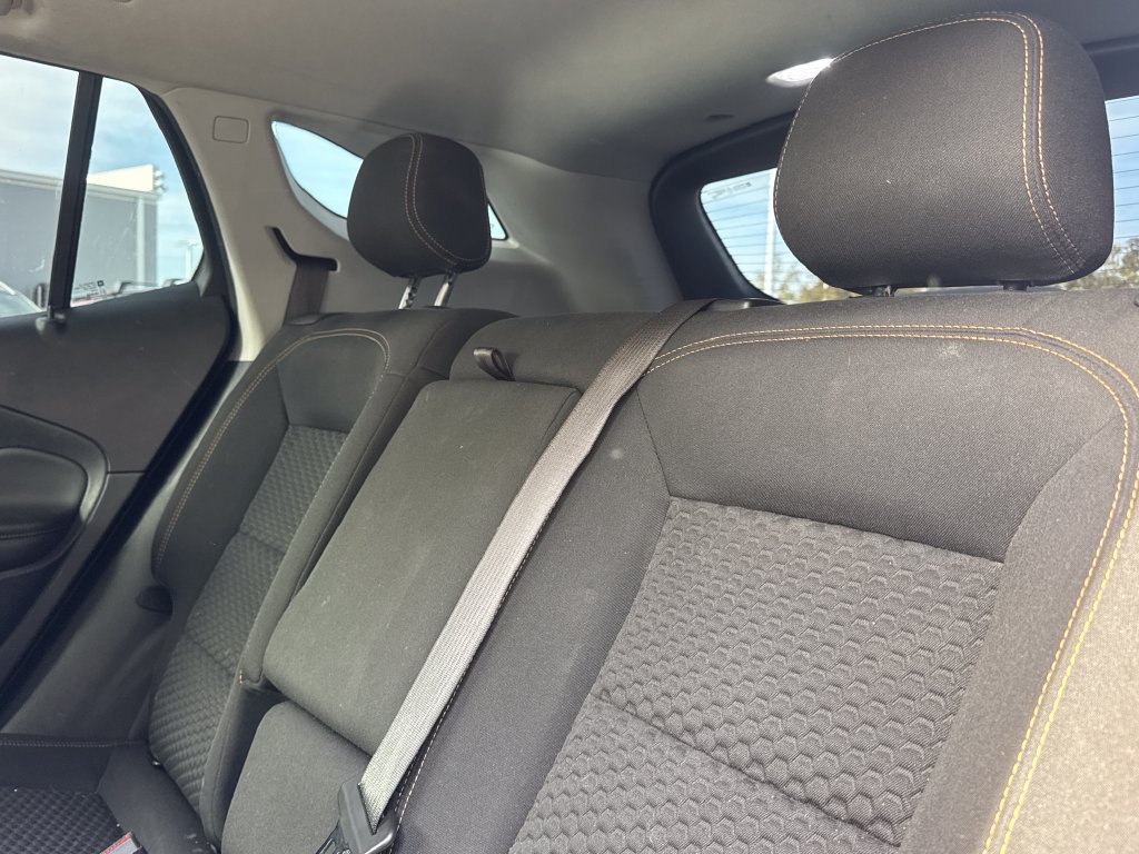 Used 2021 GMC Terrain SLE w/ Driver Convenience Package FWD image 9