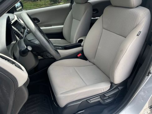 Used 2017 Honda HR-V LX image 14