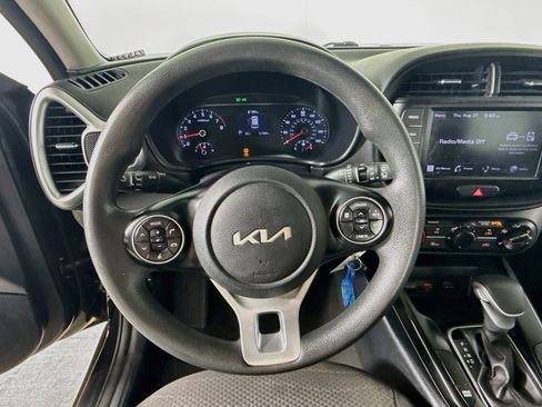 Used 2022 Kia Soul LX FWD image 11