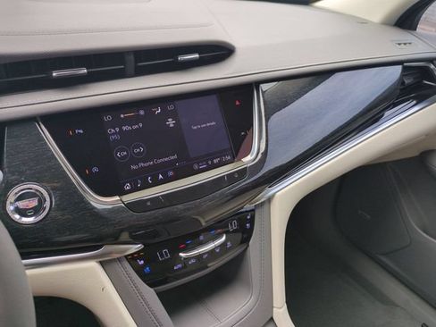 Used 2022 Cadillac XT6 Premium Luxury AWD/4WD image 11