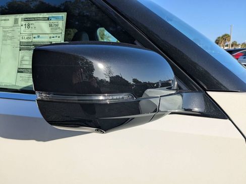 New 2026 Nissan Armada SL w/ Captain's Chari Seat Package RWD image 12