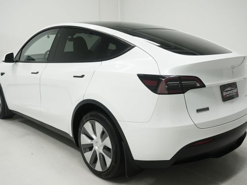 Used 2023 Tesla Model Y Long Range AWD/4WD image 6