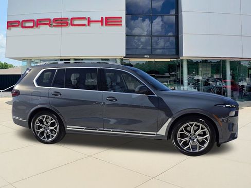 Used 2024 BMW X7 xDrive40i w/ Executive Package image 4