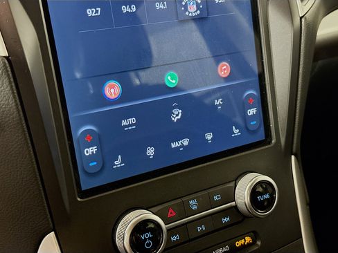 Used 2024 Ford Edge SEL image 17