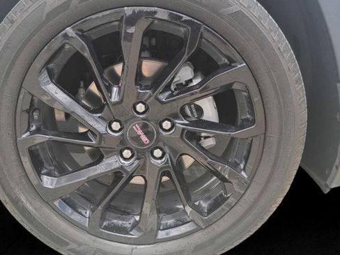 Used 2024 GMC Terrain SLE w/ Driver Convenience Package FWD image 24