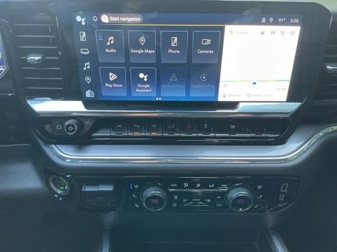 Used 2023 Chevrolet Silverado 1500 High Country w/ Technology Package image 17