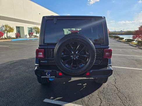 Used 2023 Jeep Wrangler Unlimited Sahara w/ Cold Weather Group image 13